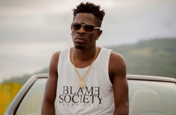 Youth Burning SM 4LYF T-Shirt Because Shatta Allegedly Reported Others For Burning His Shirts