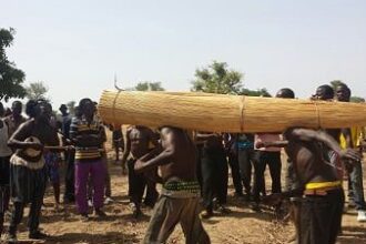 King Ayisoba buries mother