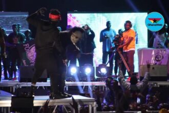 Shatta Wale exposed! Video shows How he kicked a fan before the slap