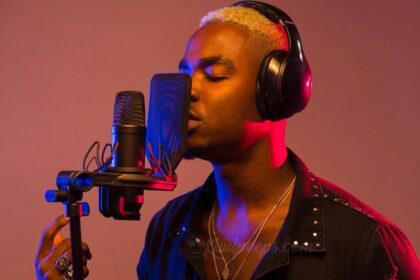 Darkovibes – Different (Prod. Uche B)